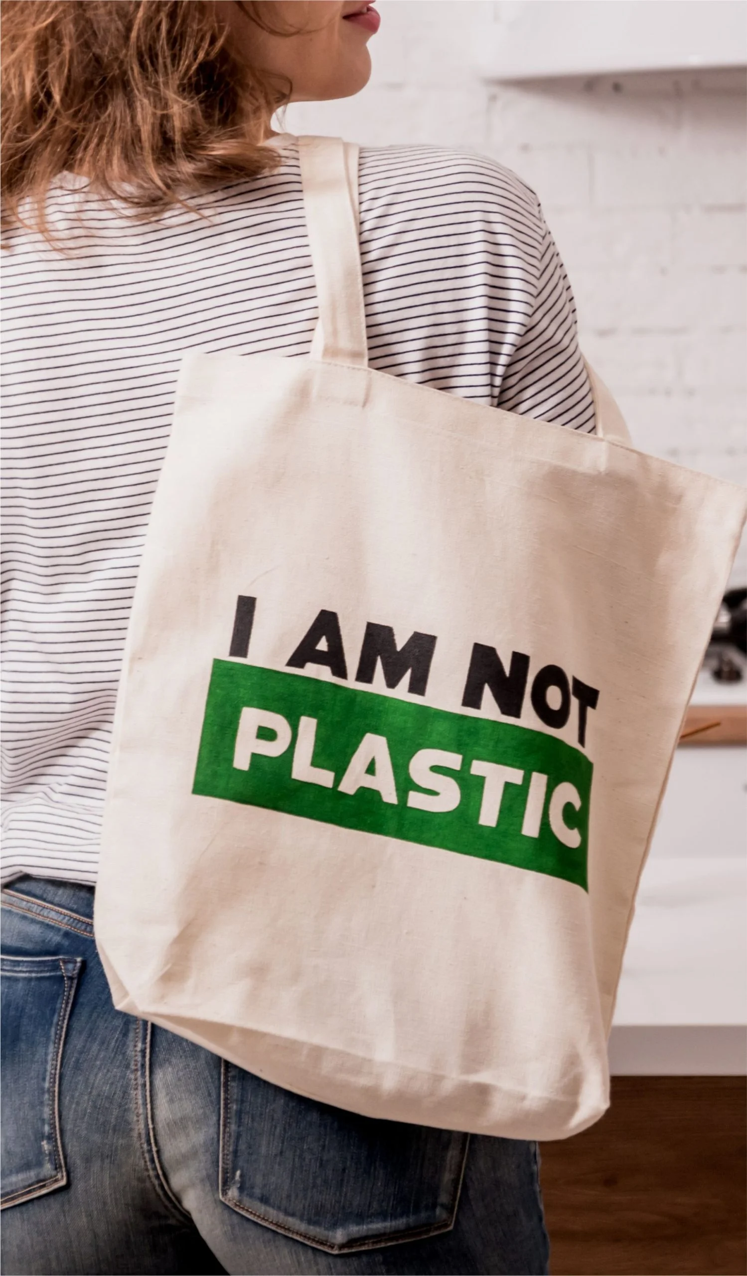 "Assortment of elegant jute and leather bags displayed against a neutral background, emphasizing their sophistication and eco-friendly appeal."